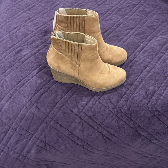 Boots - Picture 2 of 2